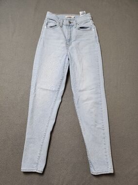 Levi's high waisted taper jeans Sz 25 Light Wash